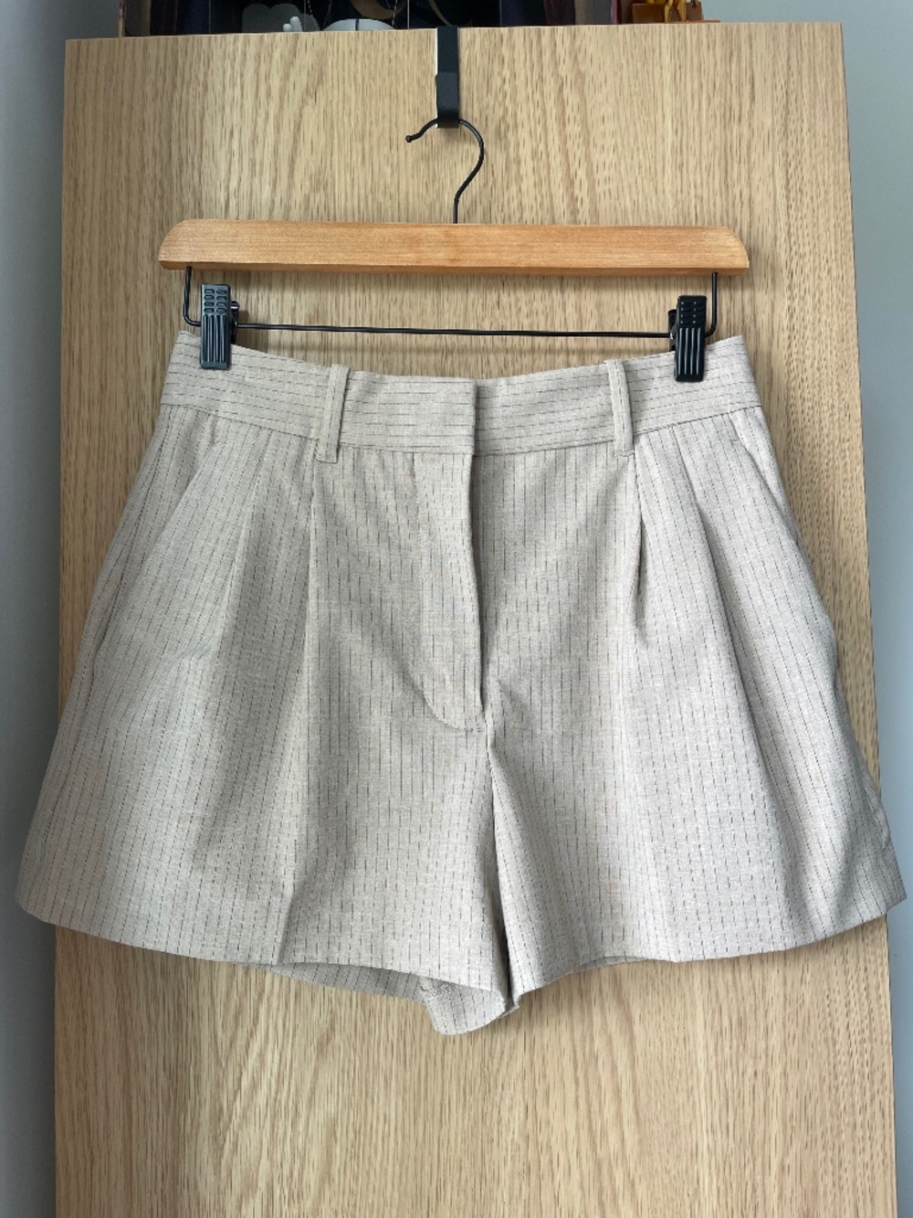 Aritzia The Effortless Shorts - Size 4
